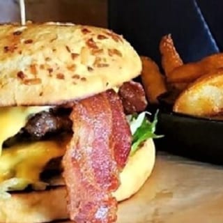 Louisiana Cheese Burger